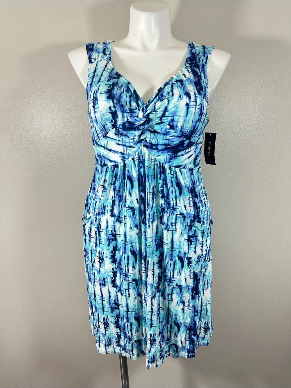 NWT Style & Co Size L Blue & White Abstract Sleeveless Mini V Neck Dress Women’s